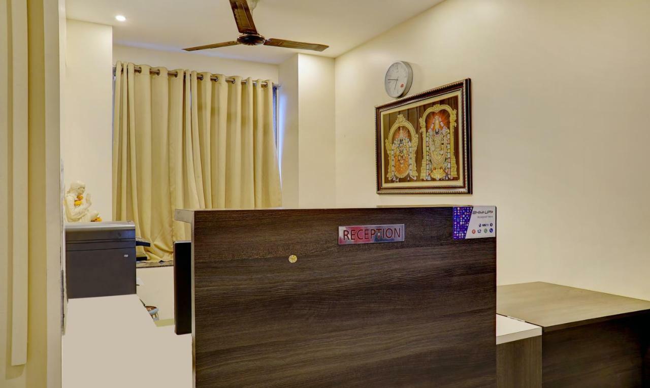 ホテル Treebo Bhagyashree Executive Mundhva エクステリア 写真