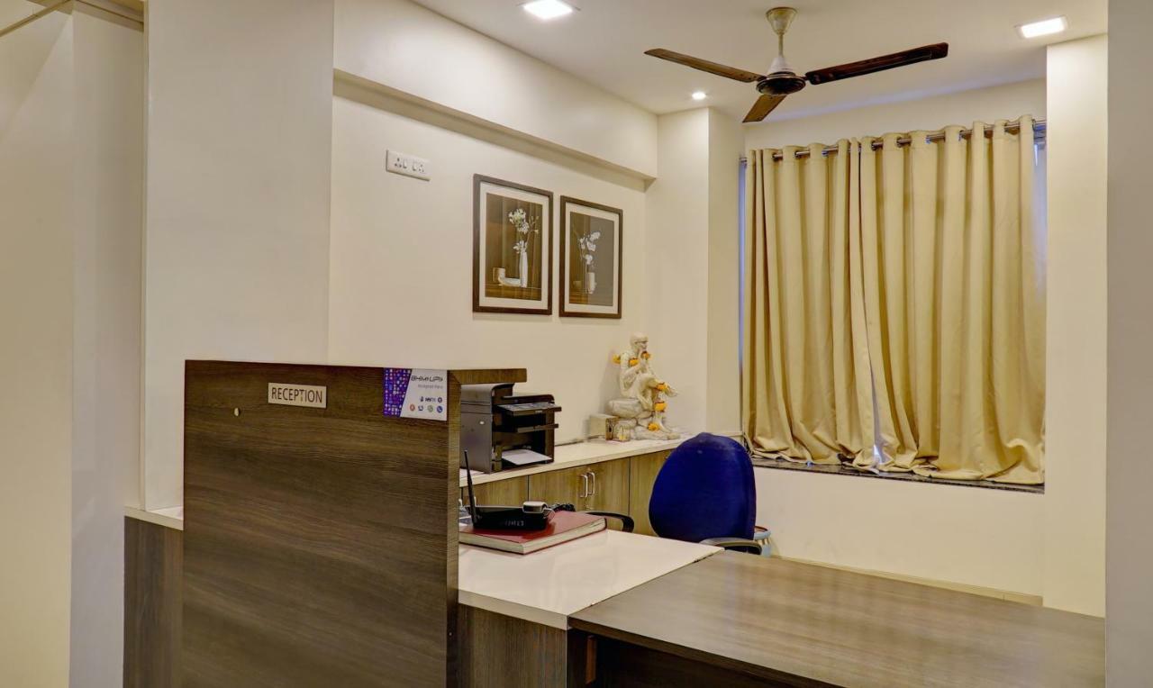 ホテル Treebo Bhagyashree Executive Mundhva エクステリア 写真